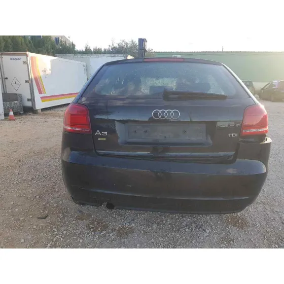 AUDI A3 (8P) '2011 ATTRATION NEGRO