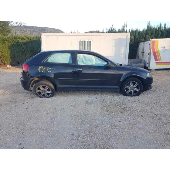 AUDI A3 (8P) '2011 ATTRATION NEGRO