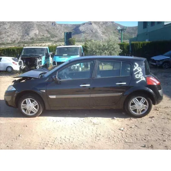 RENAULT MEGANE II BERLINA 5P '2003 CONFORT AUTHENTIQUE NEGRO