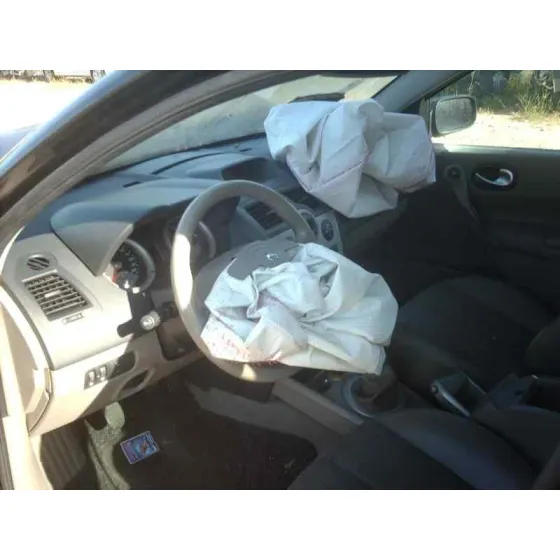RENAULT MEGANE II BERLINA 5P '2003 CONFORT AUTHENTIQUE NEGRO