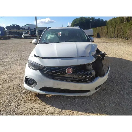 FIAT TIPO II (357) FAM '2018 LOUNGE BLANCO