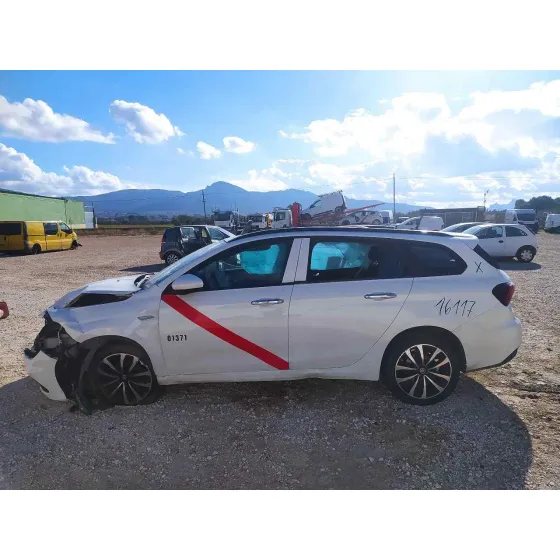 FIAT TIPO II (357) FAM '2018 LOUNGE BLANCO