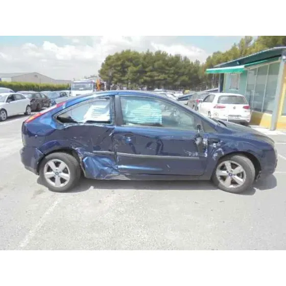 FORD FOCUS BERLINA (CAP) '2005 GHIA AZUL