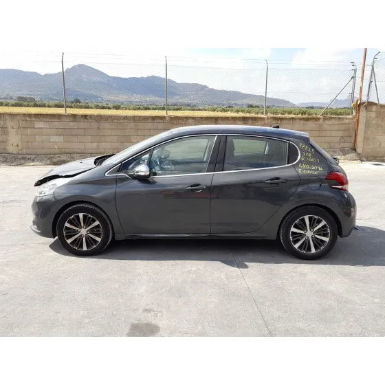 Peugeot 208 I (CA_, CC_) 2013