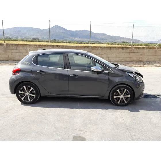 Peugeot 208 I (CA_, CC_) 2013