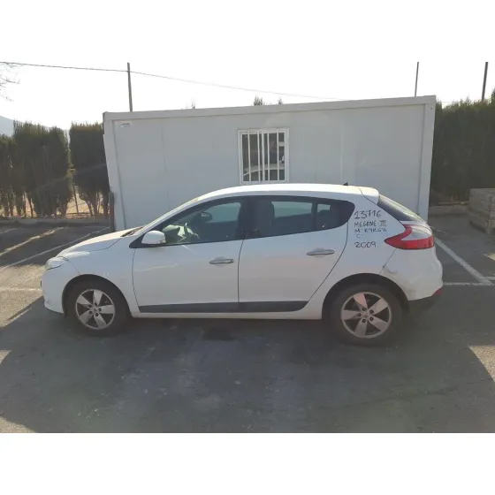 RENAULT MEGANE III BERLINA 5 P '2009 DYNAMIQUE BLANCO