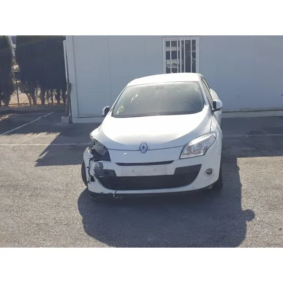 RENAULT MEGANE III BERLINA 5 P '2009 DYNAMIQUE BLANCO