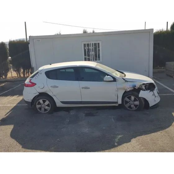 RENAULT MEGANE III BERLINA 5 P '2009 DYNAMIQUE BLANCO
