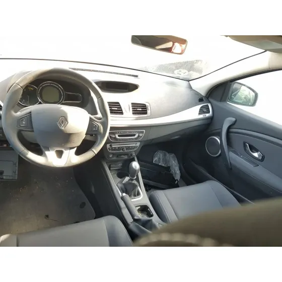 RENAULT MEGANE III BERLINA 5 P '2009 DYNAMIQUE BLANCO