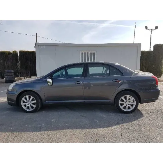 TOYOTA AVENSIS BERLINA (T25) '2006 2.2 D-4D SOL BERLINA (5-PTAS.) GRIS OSCURO
