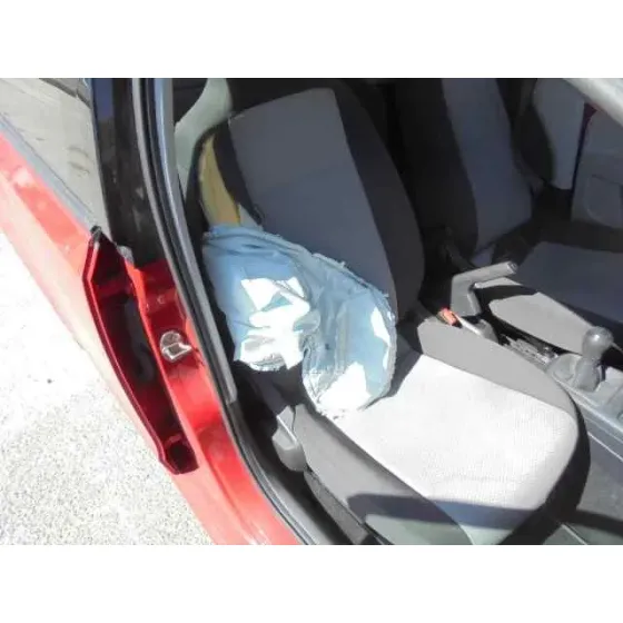 SEAT MII (KF1) '2015 REFERENCE ROJO