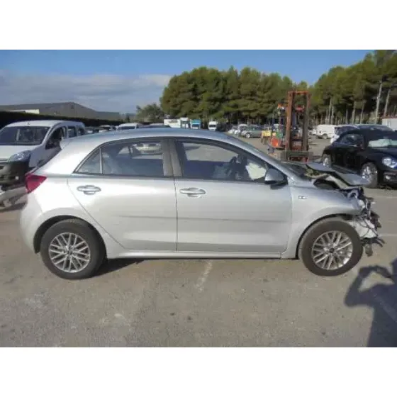 KIA RIO '2018 GRIS