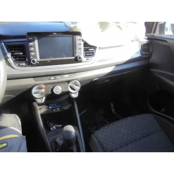 KIA RIO '2018 GRIS