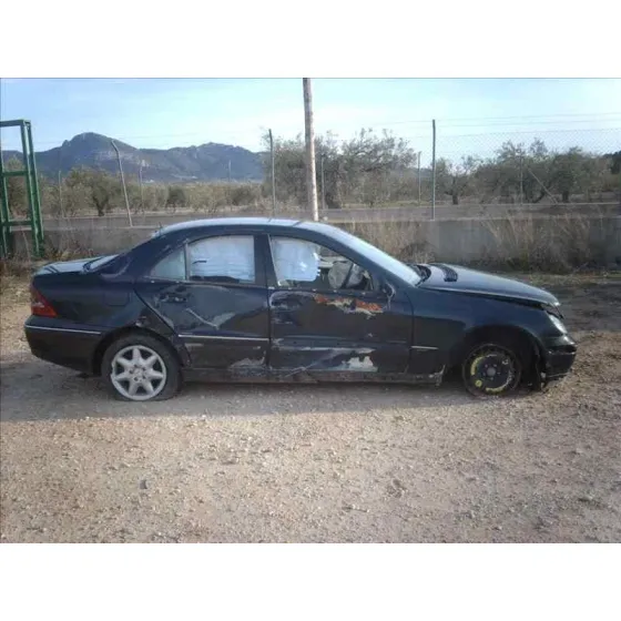 MERCEDES CLASE C (W203) BERLINA '2000 270 CDI (203.016) NEGRO