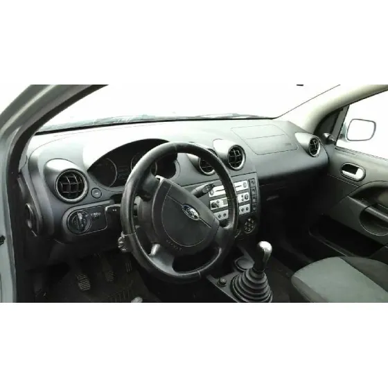 FORD FIESTA (CBK) '2004 TREND VERDE
