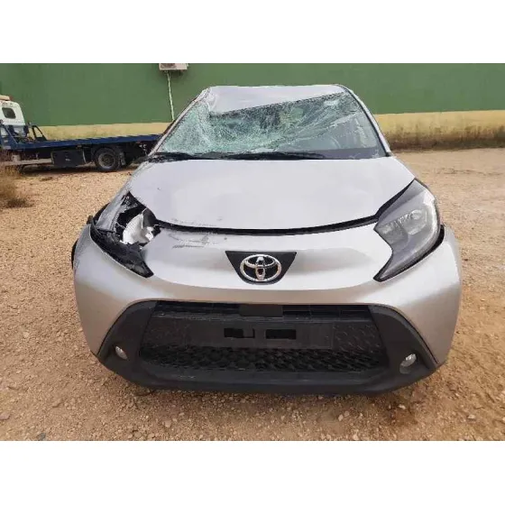 TOYOTA AYGO X '2024 PLAY GRIS