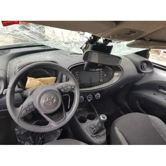 TOYOTA AYGO X '2024 PLAY GRIS