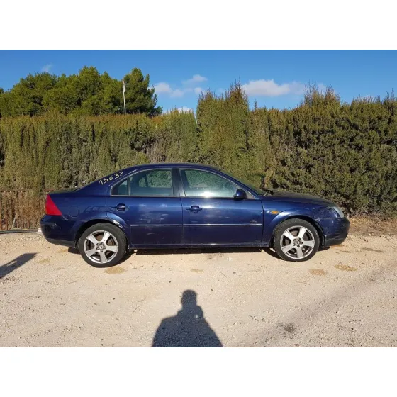 FORD MONDEO BERLINA (GE) '2003 AMBIENTE AZUL