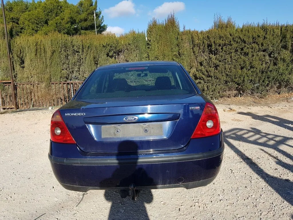 FORD MONDEO BERLINA (GE) '2003 AMBIENTE AZUL