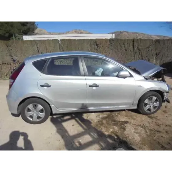 HYUNDAI I30 '2011 CLASSIC GRIS