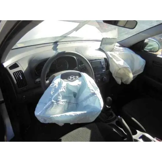 HYUNDAI I30 '2011 CLASSIC GRIS
