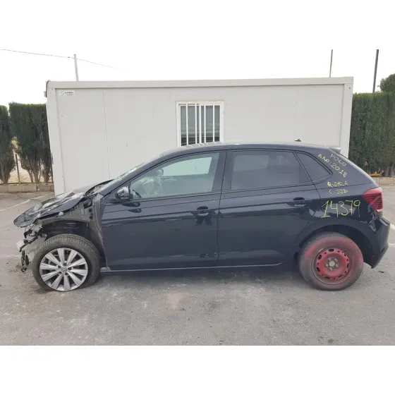 VOLKSWAGEN POLO '2018 ADVANCE NEGRO