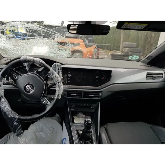 VOLKSWAGEN POLO '2018 ADVANCE NEGRO