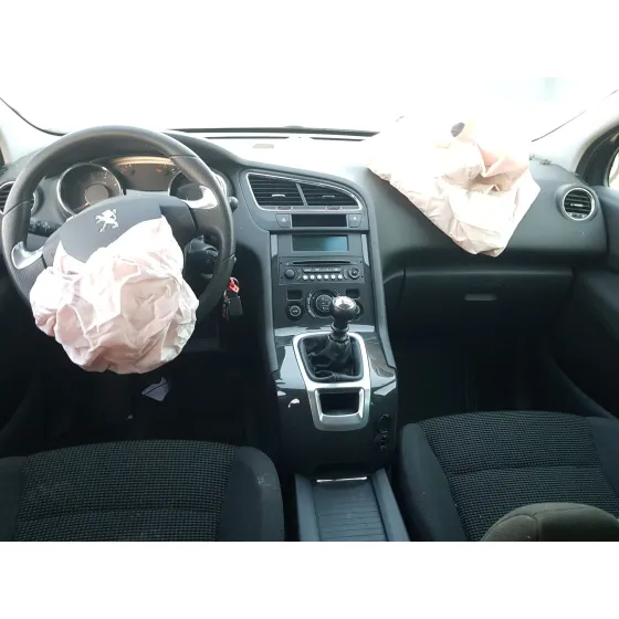 Peugeot 5008 (0U_, 0E_) 2015