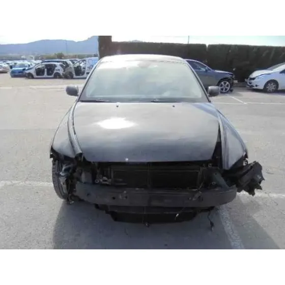 VOLVO S40 BERLINA '2006 1.6 D KINETIC NEGRO