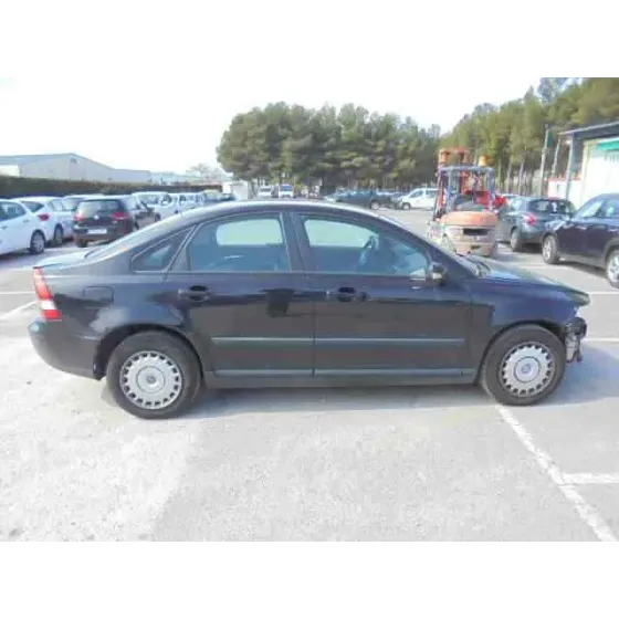VOLVO S40 BERLINA '2006 1.6 D KINETIC NEGRO