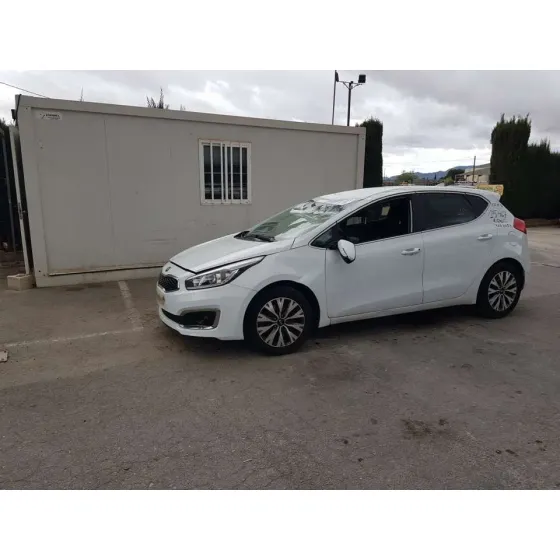 KIA CEE'D '2017 CONCEPT BLANCO