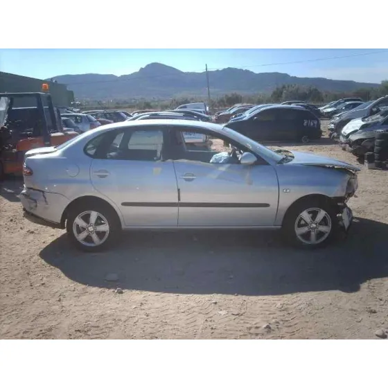 SEAT CORDOBA BERLINA (6L2) '2009 REFERENCE GRIS