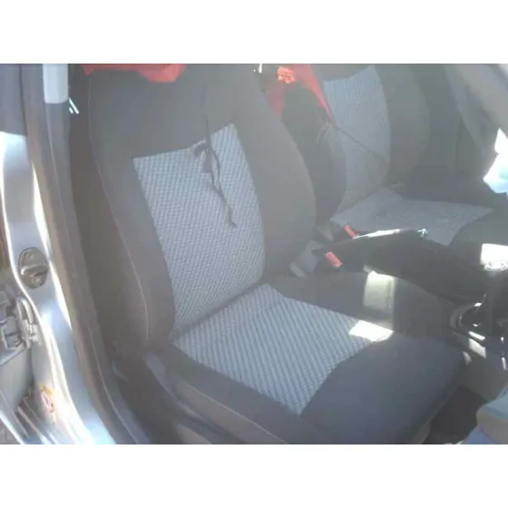 SEAT CORDOBA BERLINA (6L2) '2009 REFERENCE GRIS