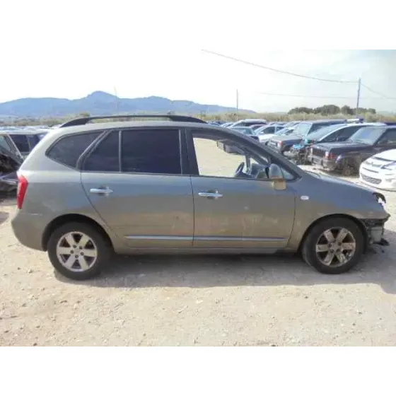 KIA CARENS (UN) '2010 ACTIVE DORADO