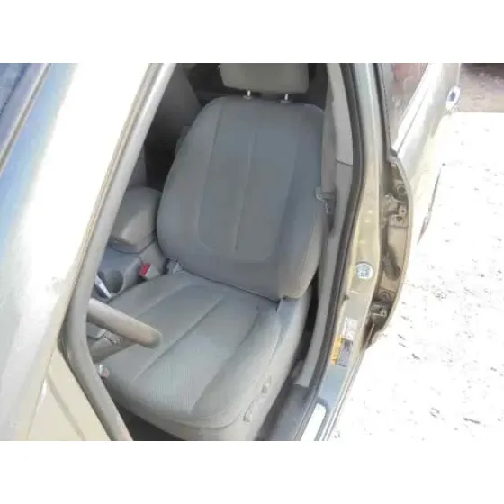 KIA CARENS (UN) '2010 ACTIVE DORADO
