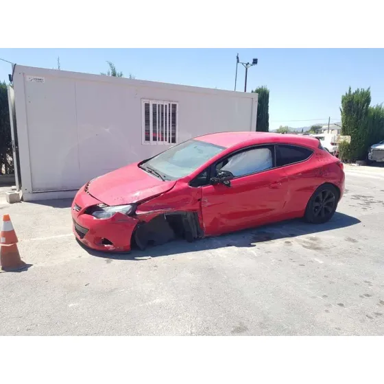 OPEL ASTRA J GTC '2012 SELECTIVE ROJO