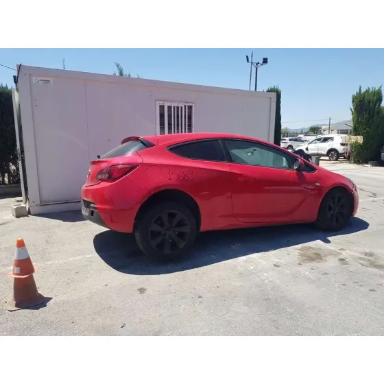 OPEL ASTRA J GTC '2012 SELECTIVE ROJO