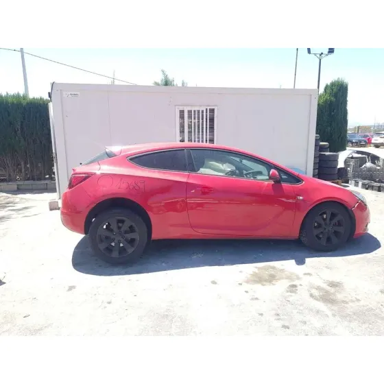 OPEL ASTRA J GTC '2012 SELECTIVE ROJO