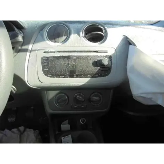 SEAT IBIZA (6J5) '2010 REFERENCE VERDE