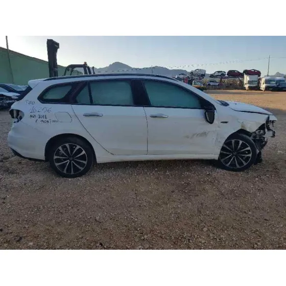 FIAT TIPO II (357) FAM '2018 LOUNGE BLANCO