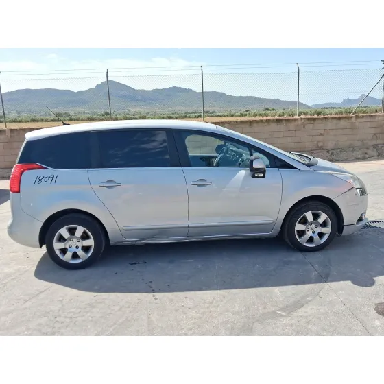 Peugeot 5008 (0U_, 0E_) 2010