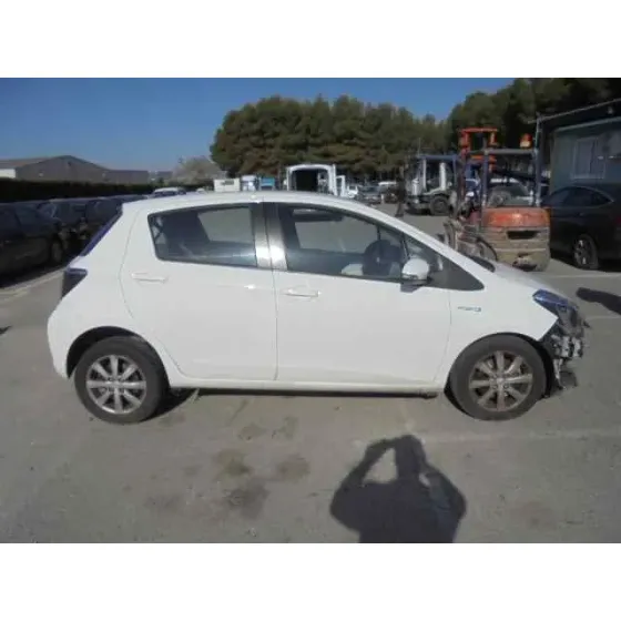TOYOTA YARIS '2014 HSD ACTIVE BLANCO