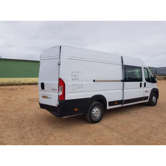 PEUGEOT BOXER COMBI '2023 333 L2H2 ALLURE BLUE-HDI 165 BLANCO