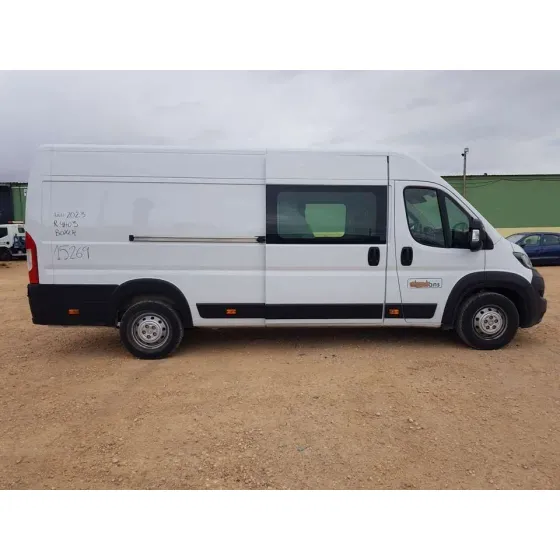 PEUGEOT BOXER COMBI '2023 333 L2H2 ALLURE BLUE-HDI 165 BLANCO