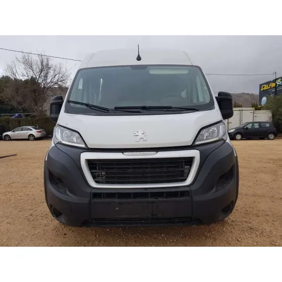PEUGEOT BOXER COMBI '2023 333 L2H2 ALLURE BLUE-HDI 165 BLANCO