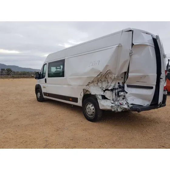 PEUGEOT BOXER COMBI '2023 333 L2H2 ALLURE BLUE-HDI 165 BLANCO