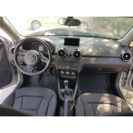 AUDI A1 (8X) '2011 AMBITION GRIS