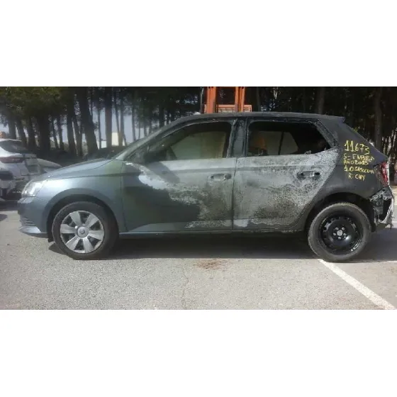 SKODA FABIA '2015 AMBITION GRIS