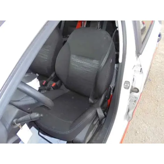 PEUGEOT 208 '2013 ACCESS BLANCO-ROJO