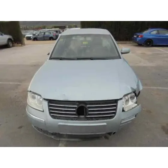 VOLKSWAGEN PASSAT BERLINA (3B3) '2003 HIGHLINE GRIS